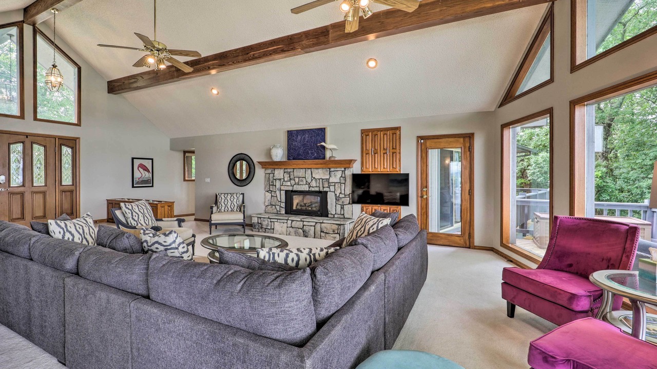 Photo of Livingroom in Lost Bridge Village