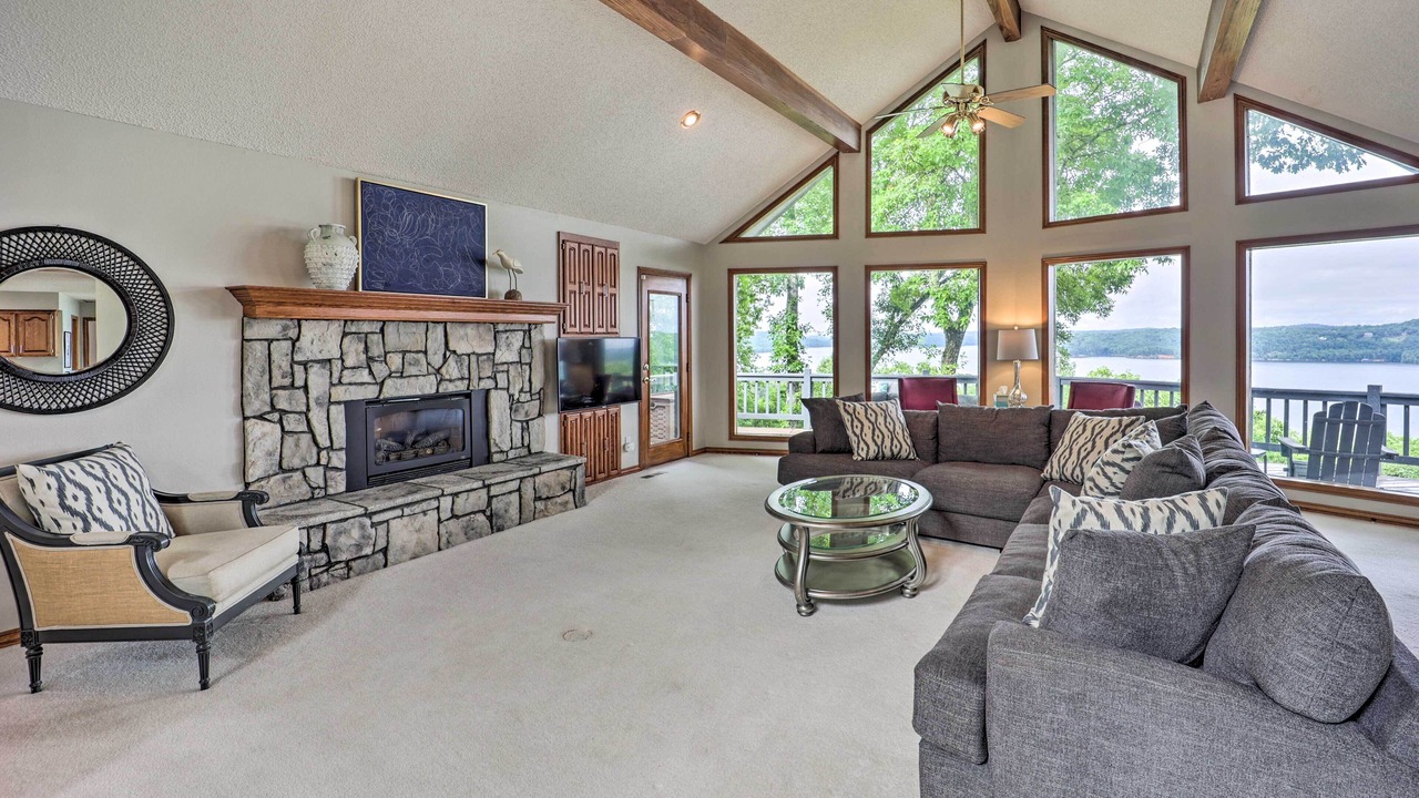 Photo of Livingroom in Lost Bridge Village