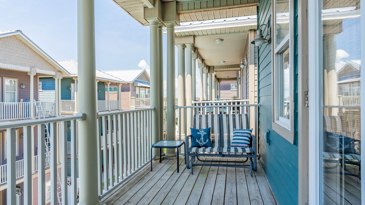 Photo of Patio Balcony in Crescent Beach