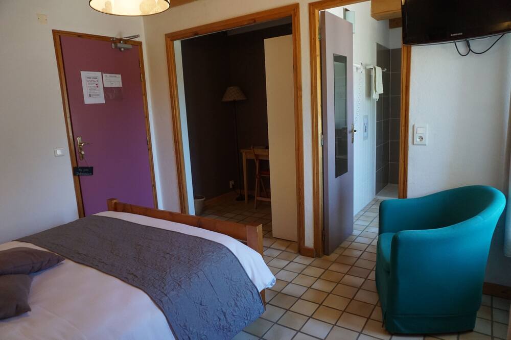 Photo of Bedroom in Borne