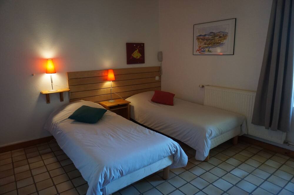 Photo of Bedroom in Borne