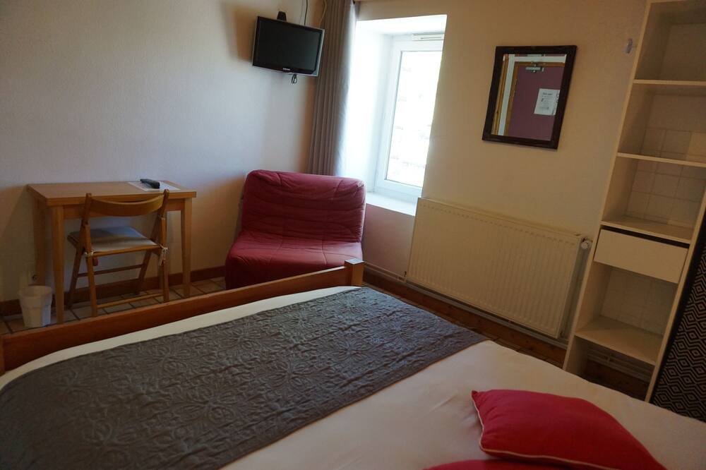 Photo of Bedroom in Borne