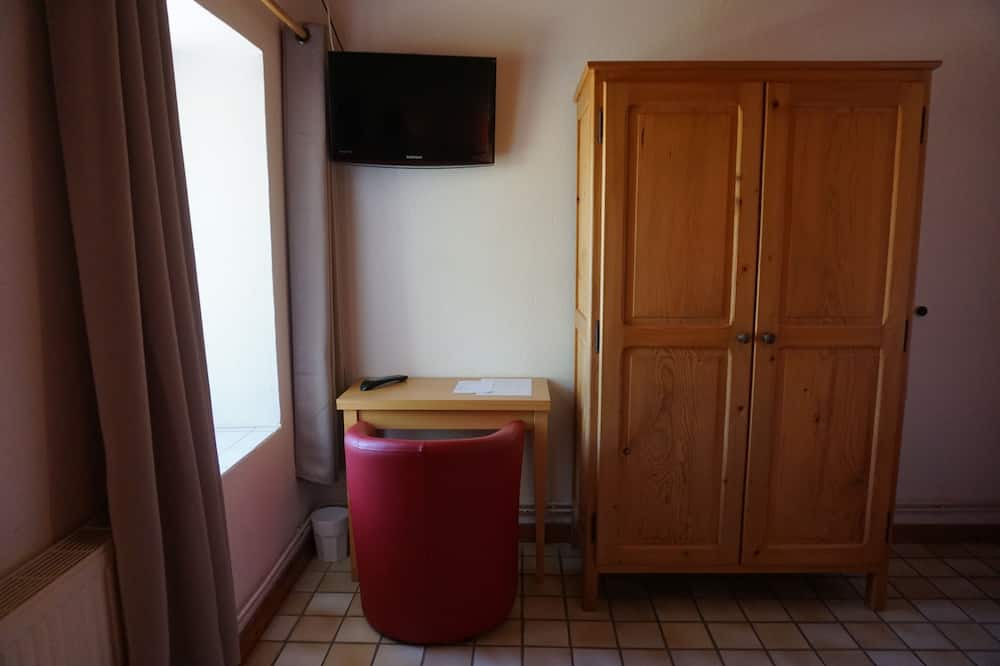 Photo of Bedroom in Borne