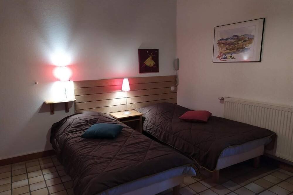 Photo of Bedroom in Borne