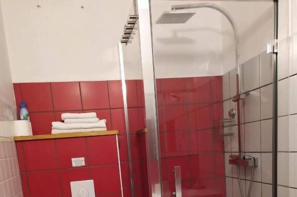 Photo of Bathroom in Borne