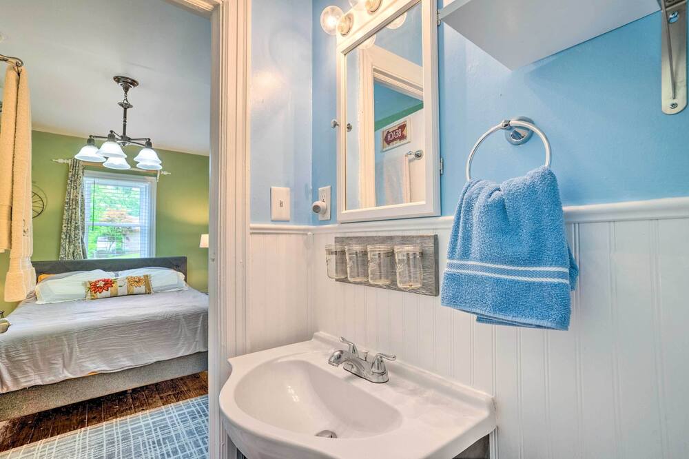 Photo of Bathroom in Lakeside