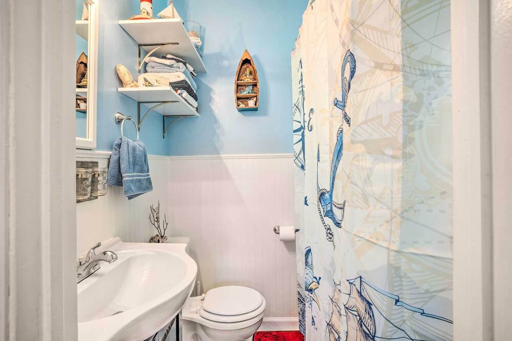 Photo of Bathroom in Lakeside