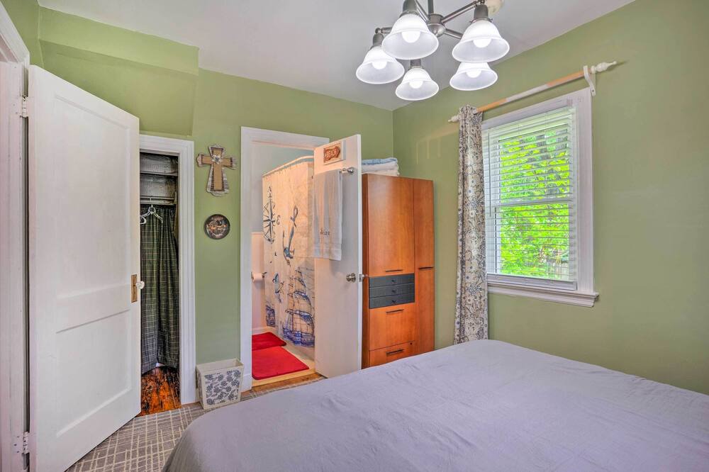 Photo of Bedroom in Lakeside