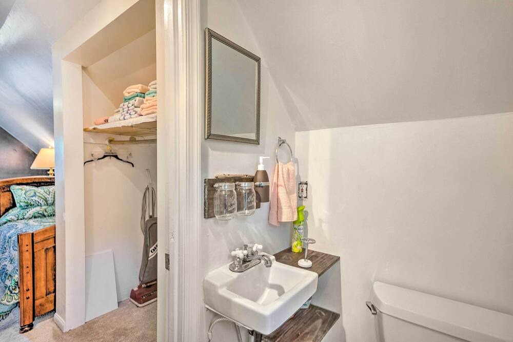 Photo of Bathroom in Lakeside