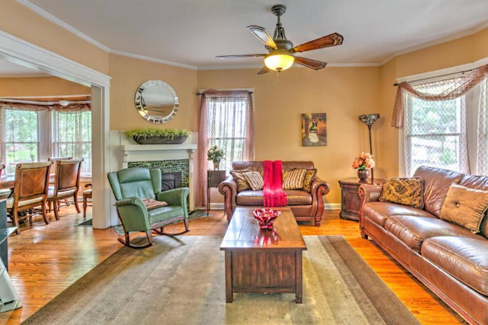 Photo of Livingroom in North Chattanooga