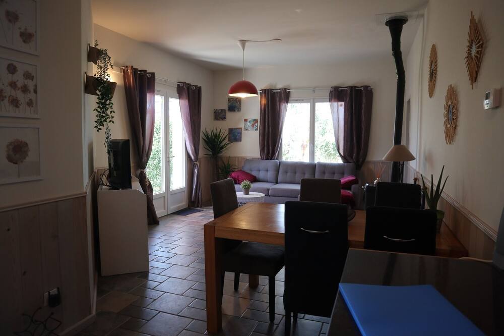 Photo of Livingroom in Lussan