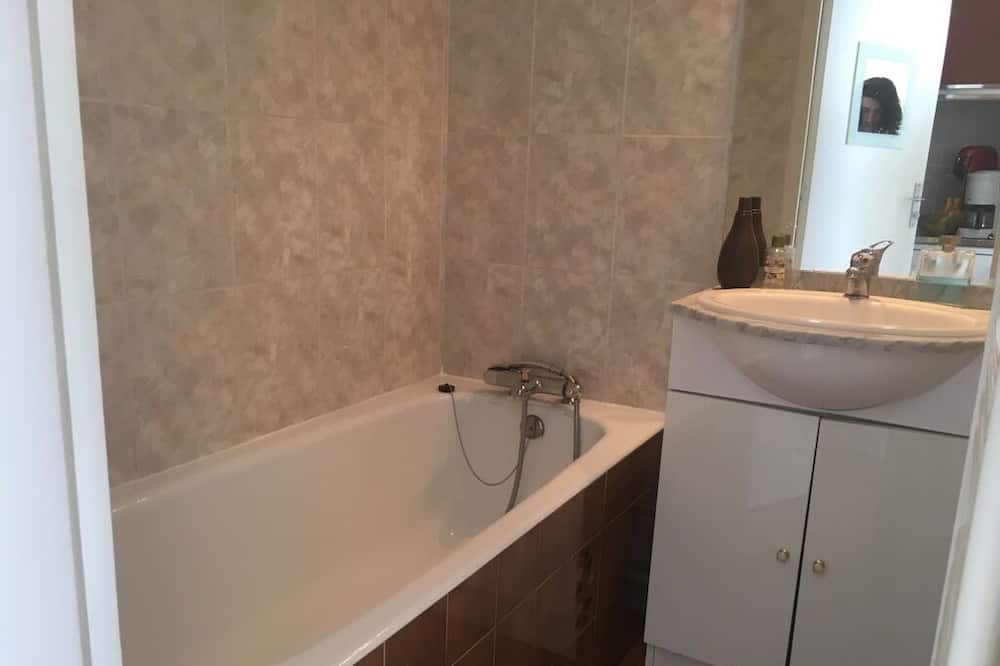 Photo of Bathroom in Saint-Honore