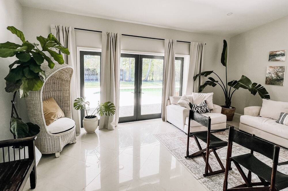 Photo of Livingroom in Palmetto Bay