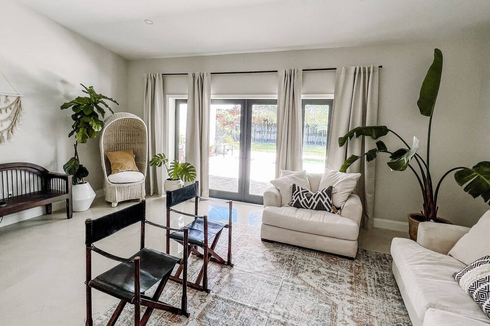 Photo of Livingroom in Palmetto Bay