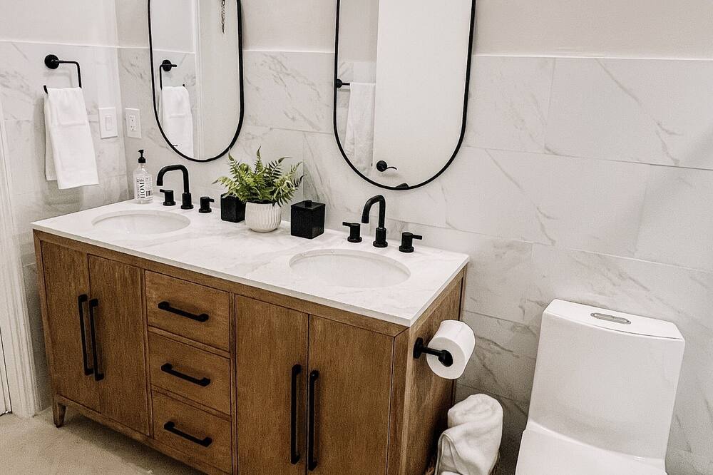 Photo of Bathroom in Palmetto Bay