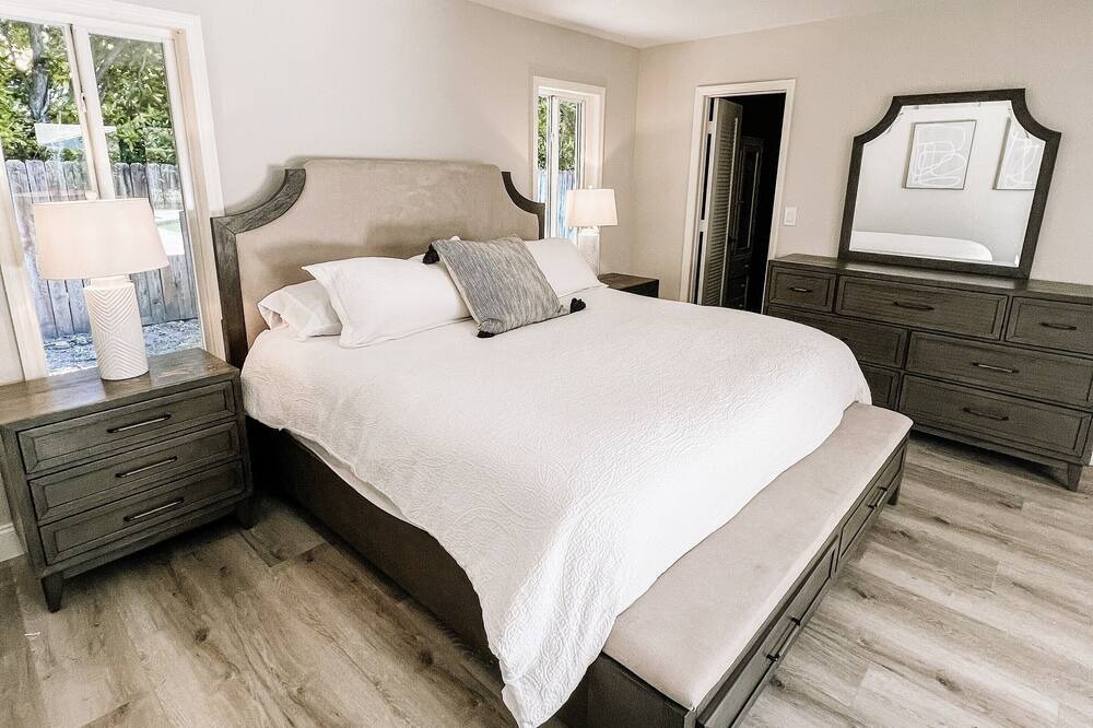 Photo of Bedroom in Palmetto Bay