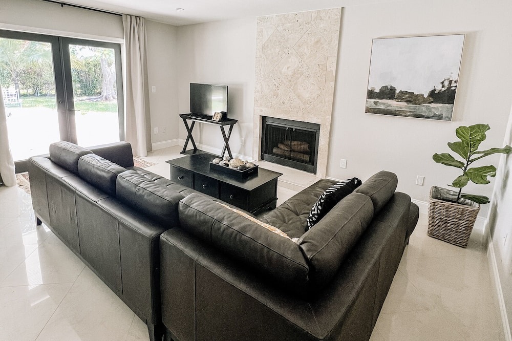 Photo of Livingroom in Palmetto Bay