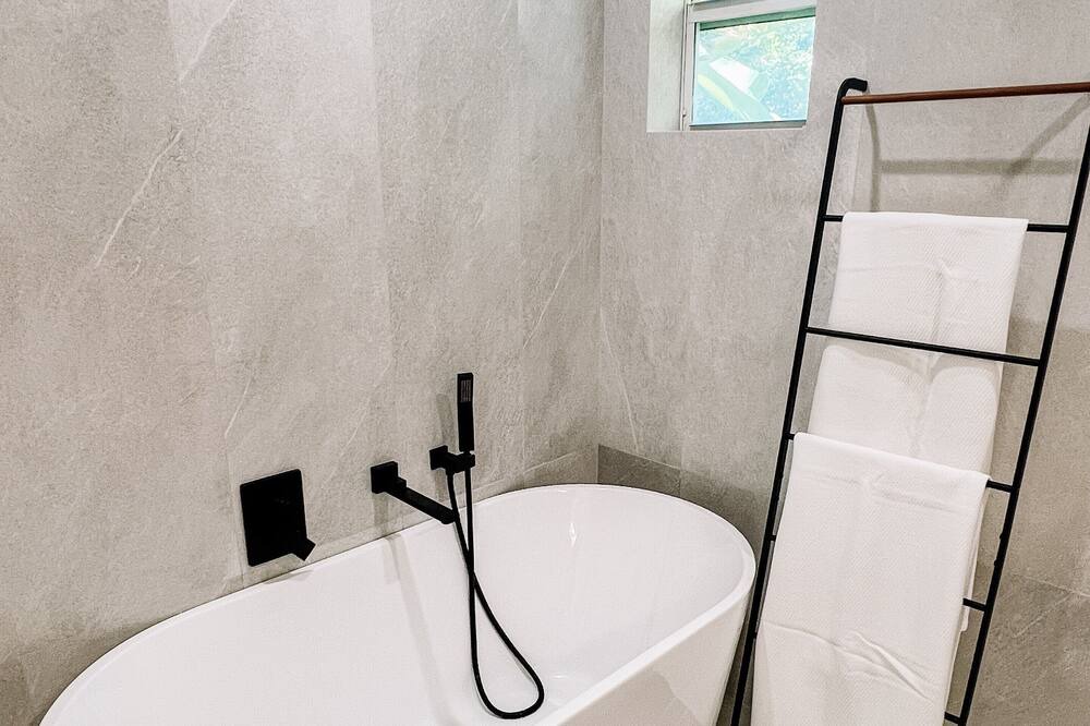 Photo of Bathroom in Palmetto Bay