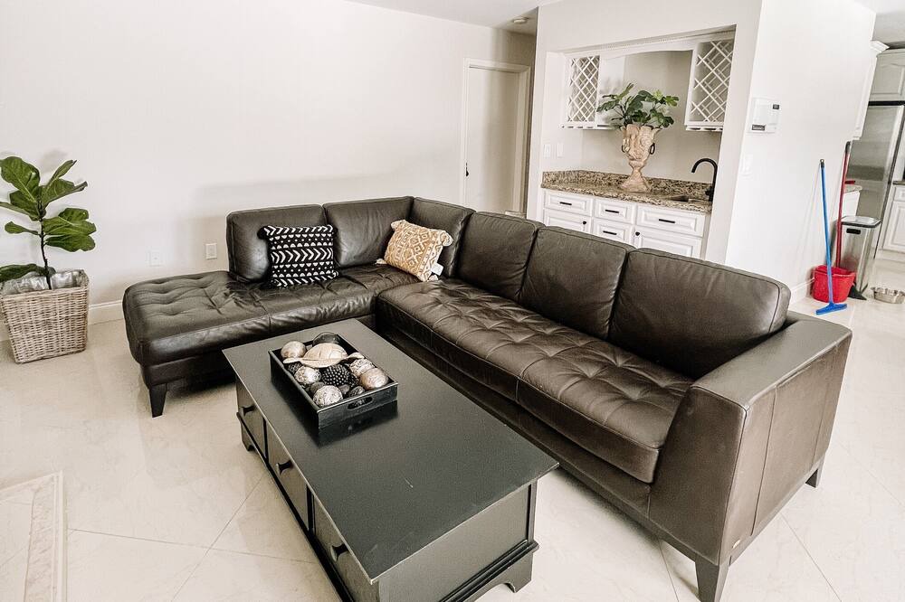 Photo of Livingroom in Palmetto Bay