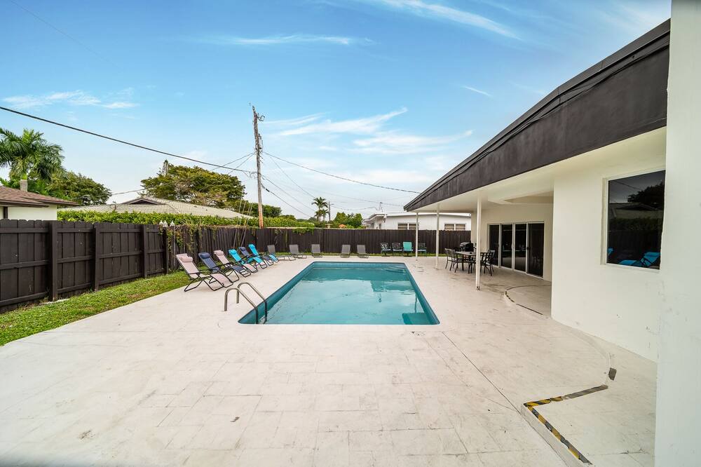 Photo of Outdoor in North Miami Beach