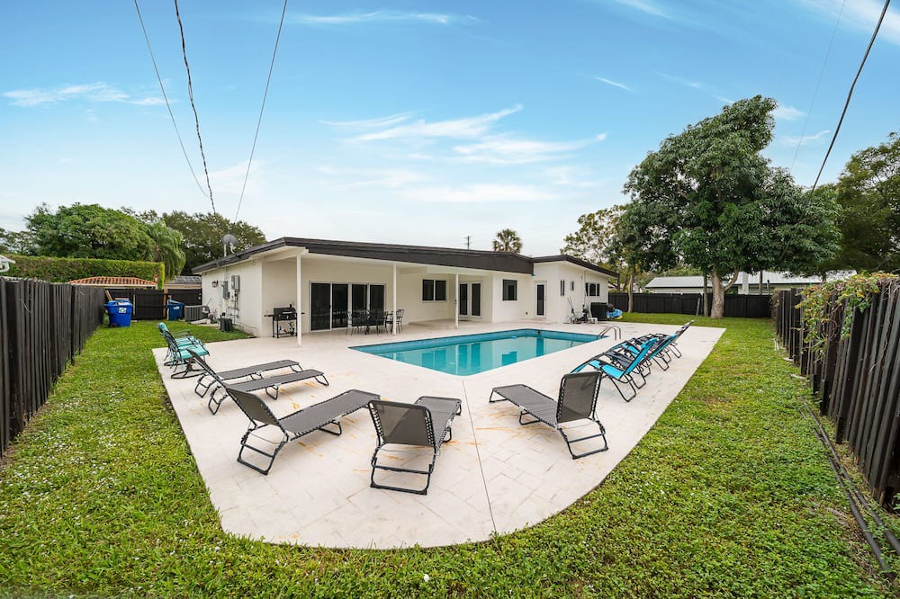Photo of Outdoor in North Miami Beach