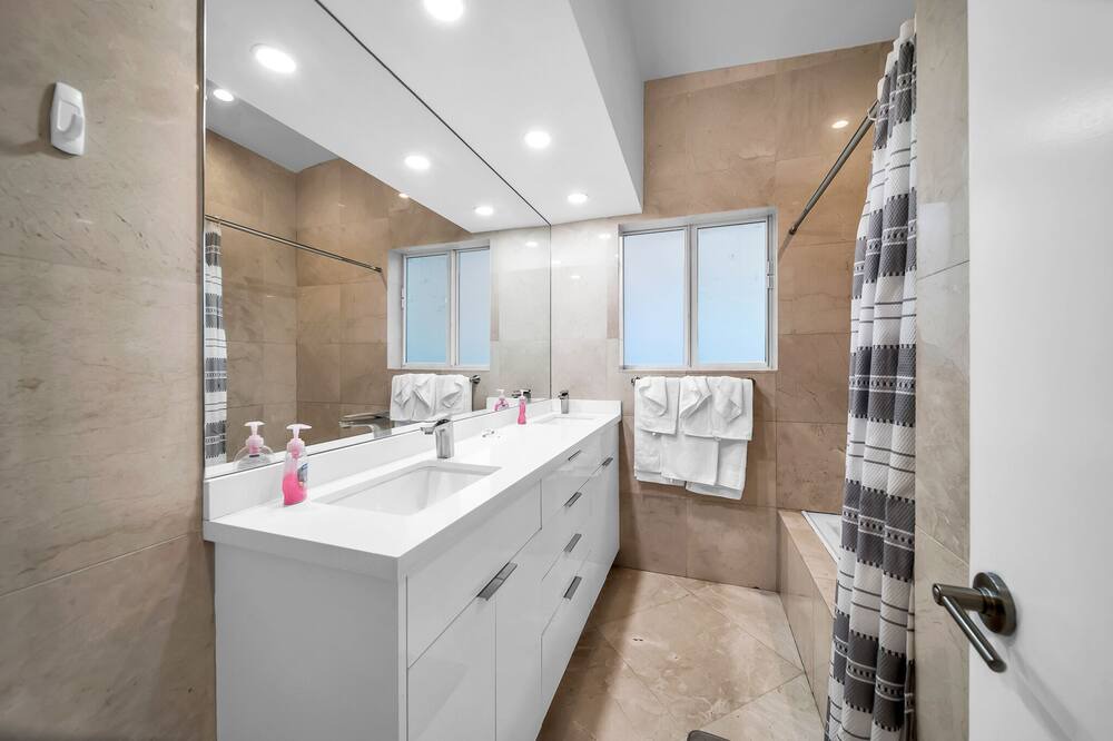 Photo of Bathroom in North Miami Beach