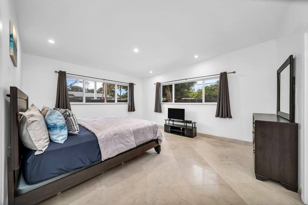Photo of Bedroom in North Miami Beach