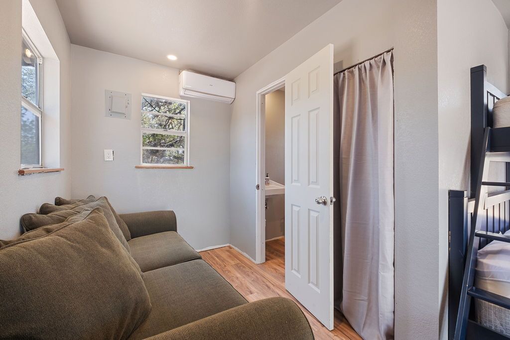 Photo of Livingroom in Hondo