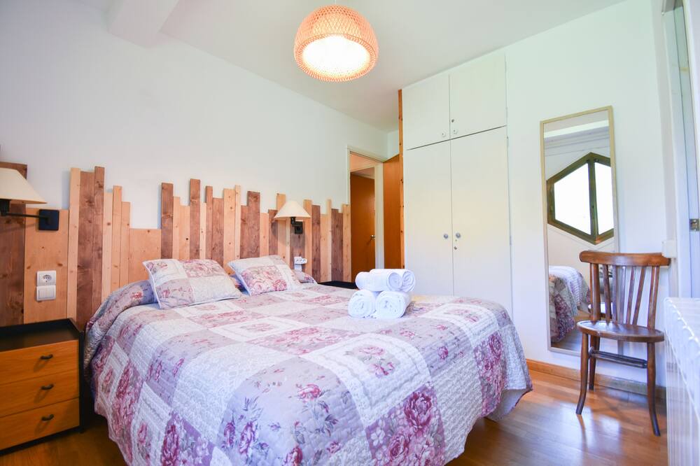 Photo of Bedroom in Esterri D'Aneu