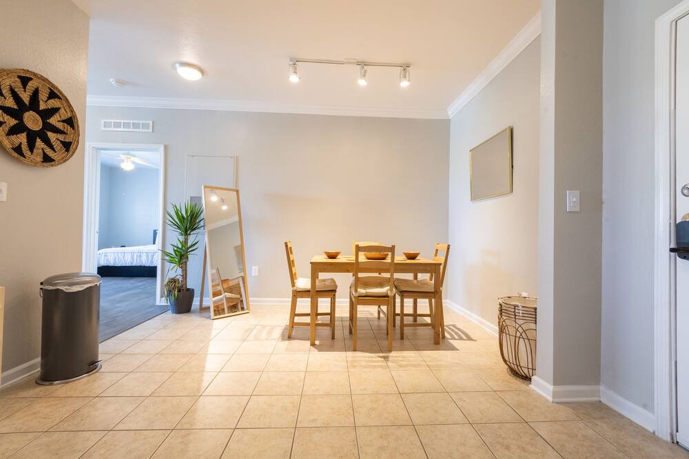 Photo of Livingroom in Florida Center North