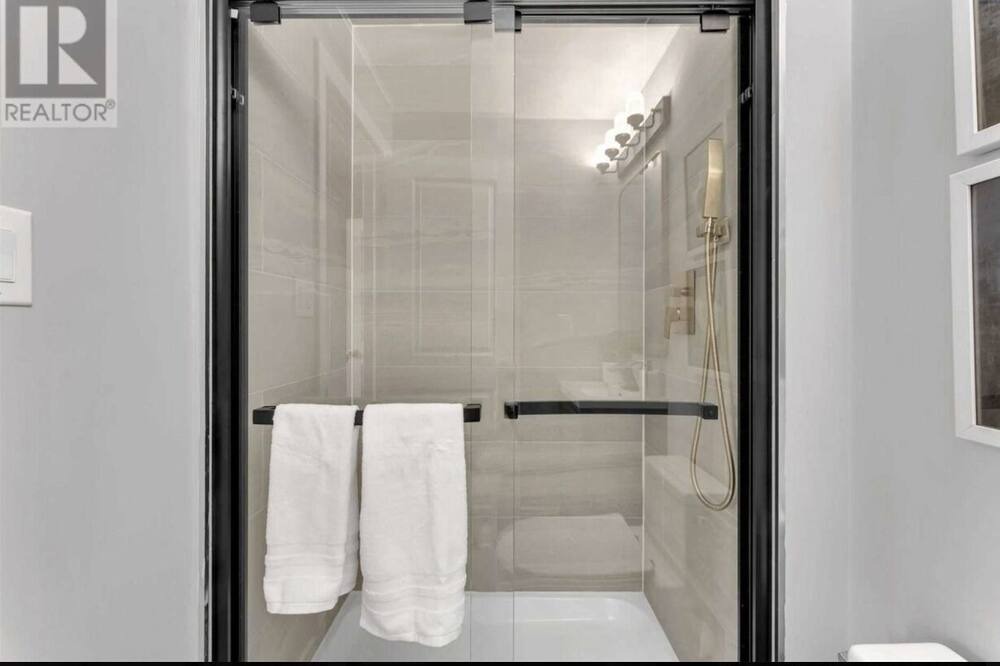 Photo of Bathroom in Eringate