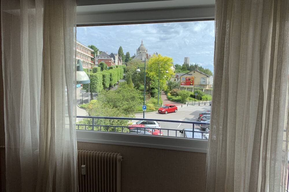 Photo of Bedroom in Lisieux
