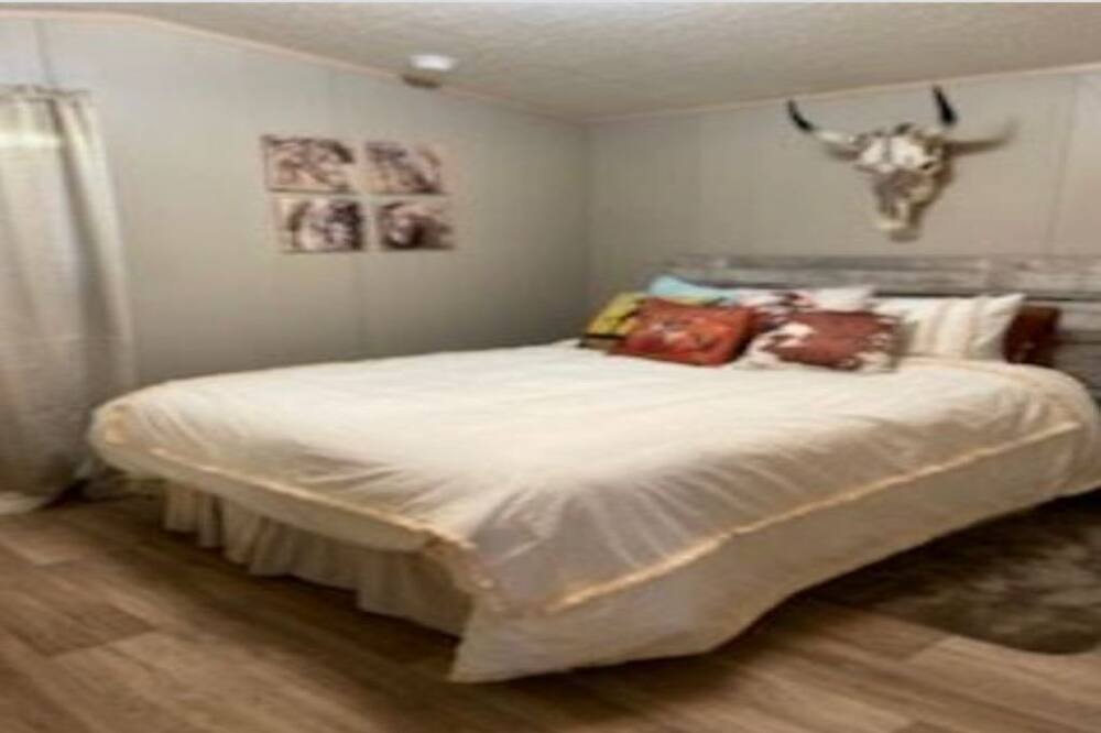 Photo of Bedroom in Henrietta
