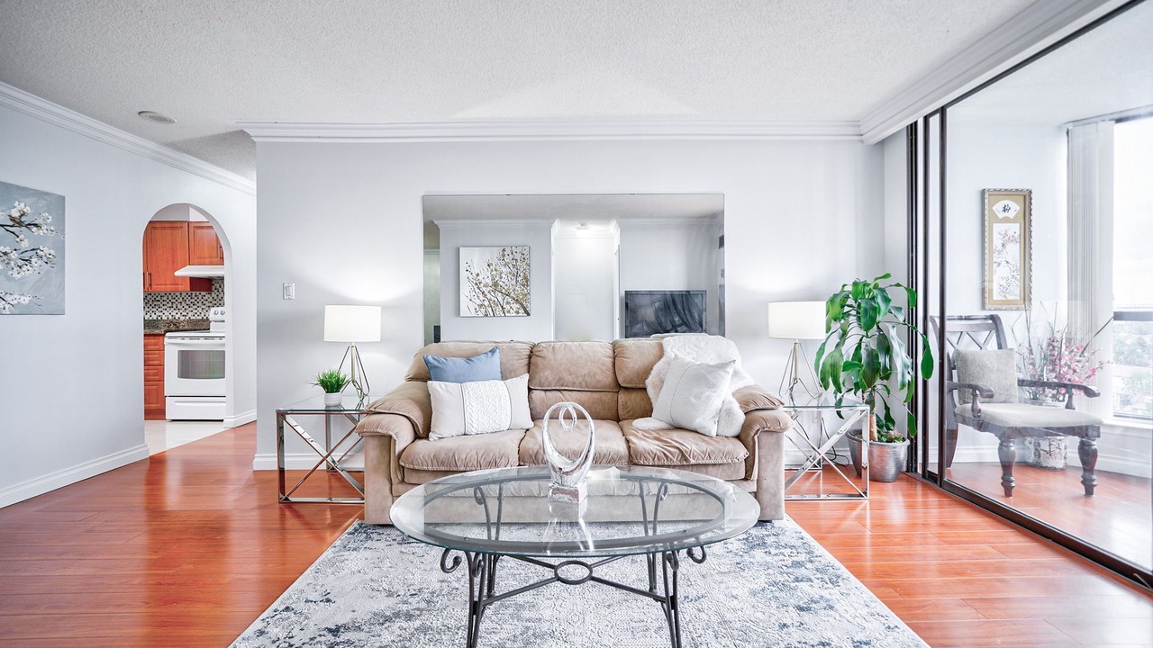 Photo of Livingroom in Steeles