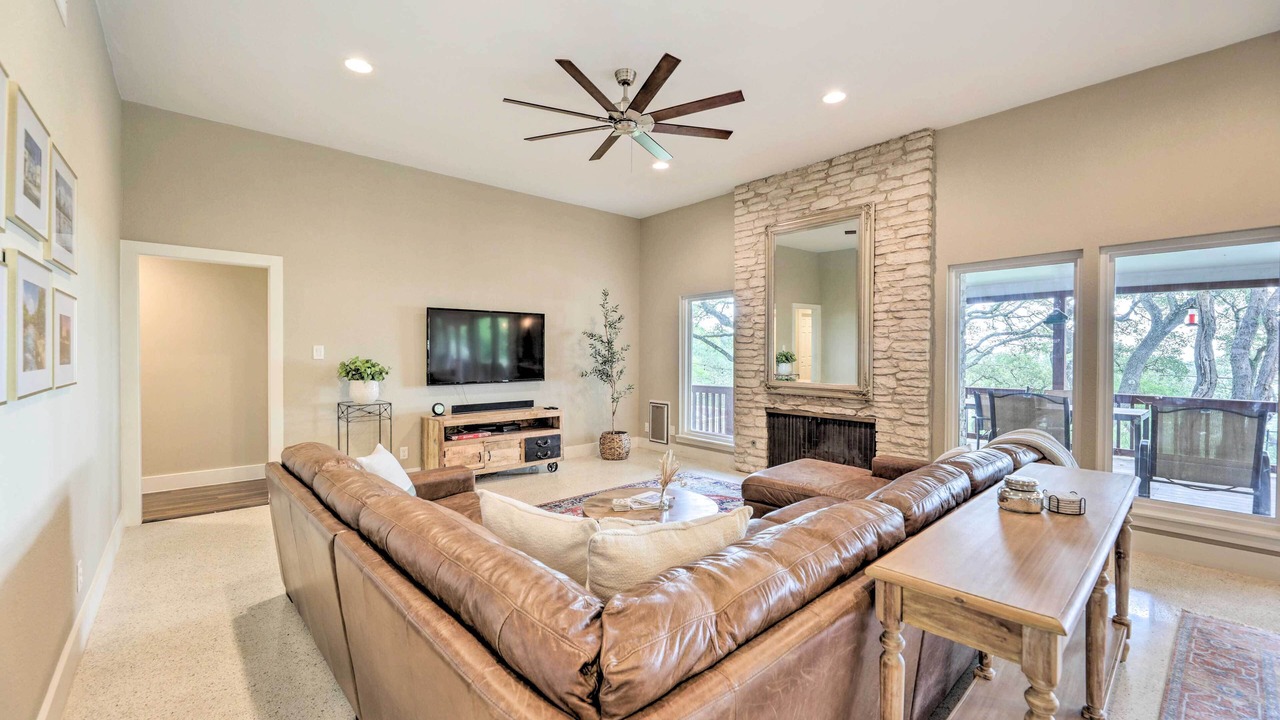 Photo of Livingroom in Northwest Hills