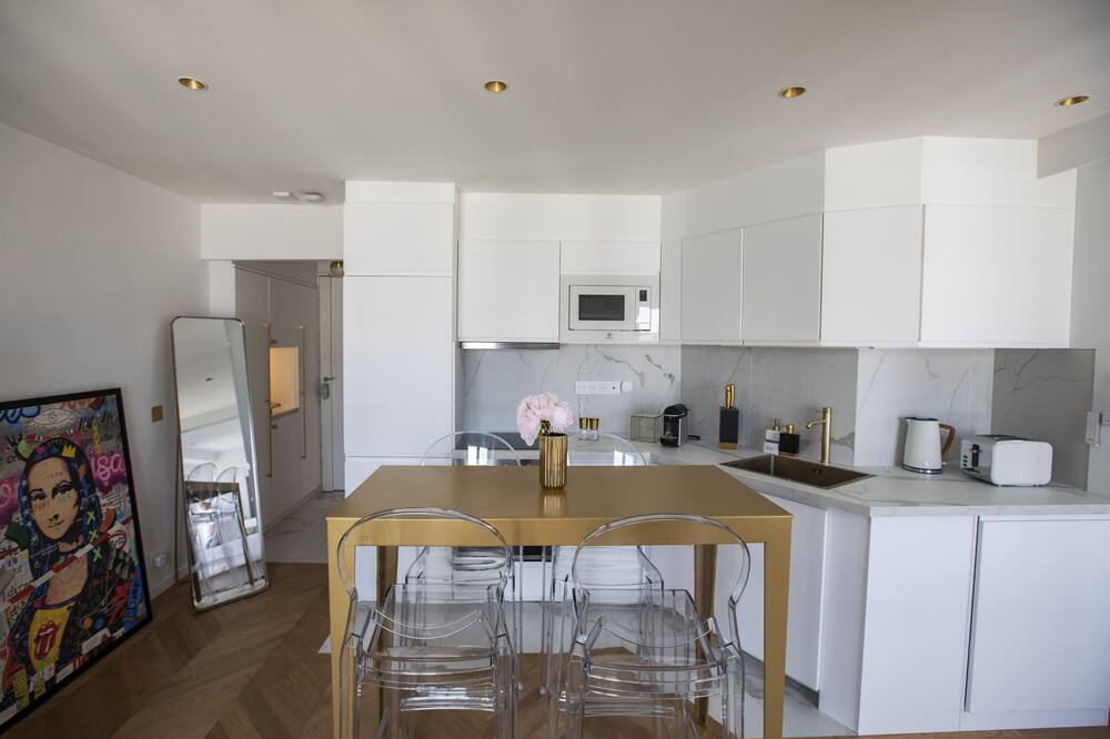 Photo of Kitchen in Quartier de la Plaine-de-Monceaux