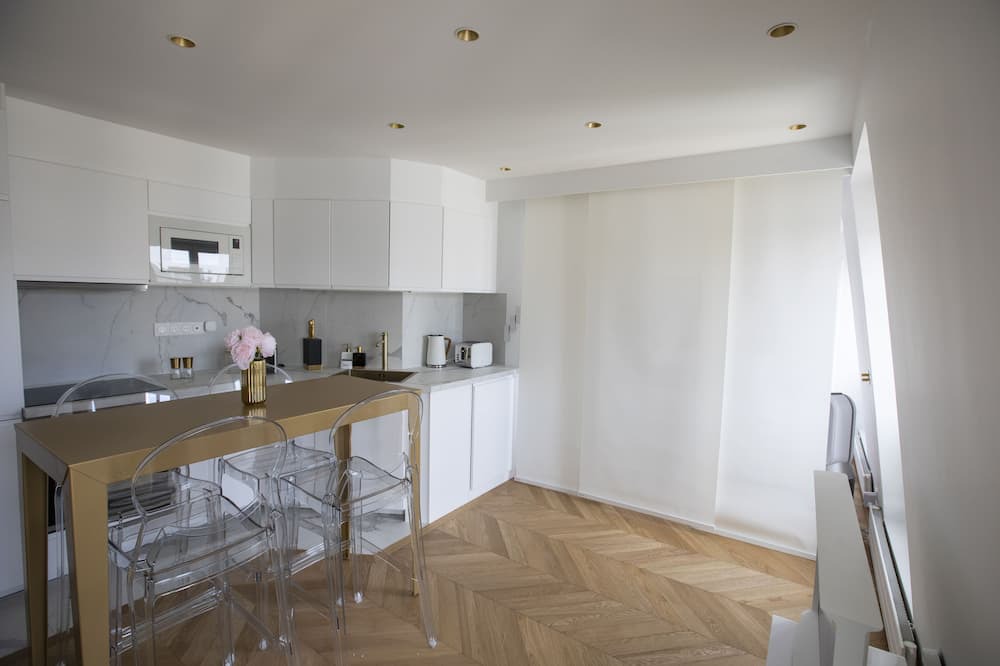 Photo of Kitchen in Quartier de la Plaine-de-Monceaux