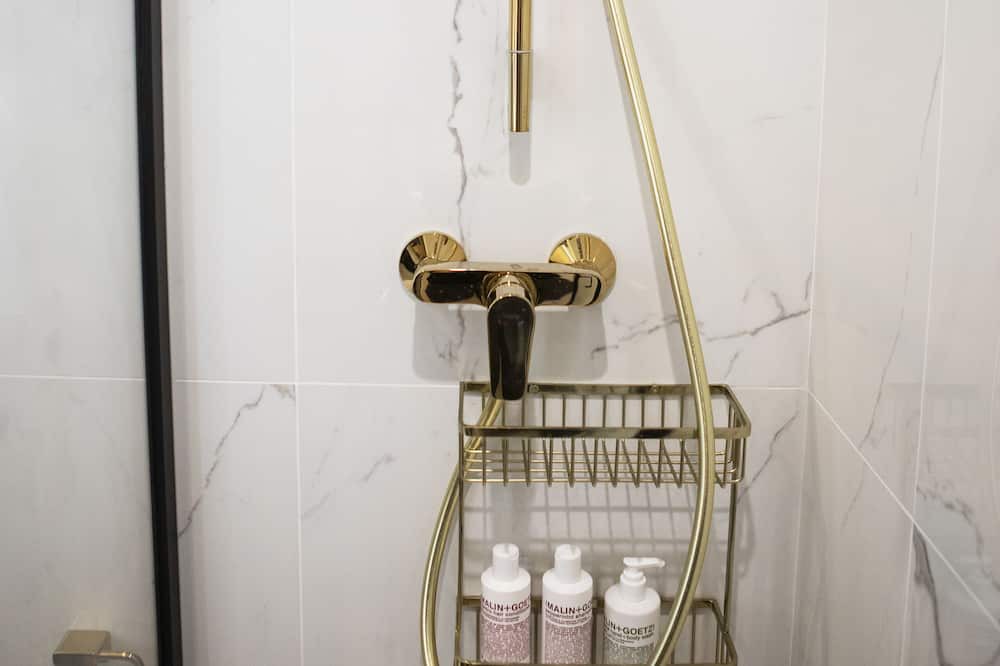 Photo of Bathroom in Quartier de la Plaine-de-Monceaux