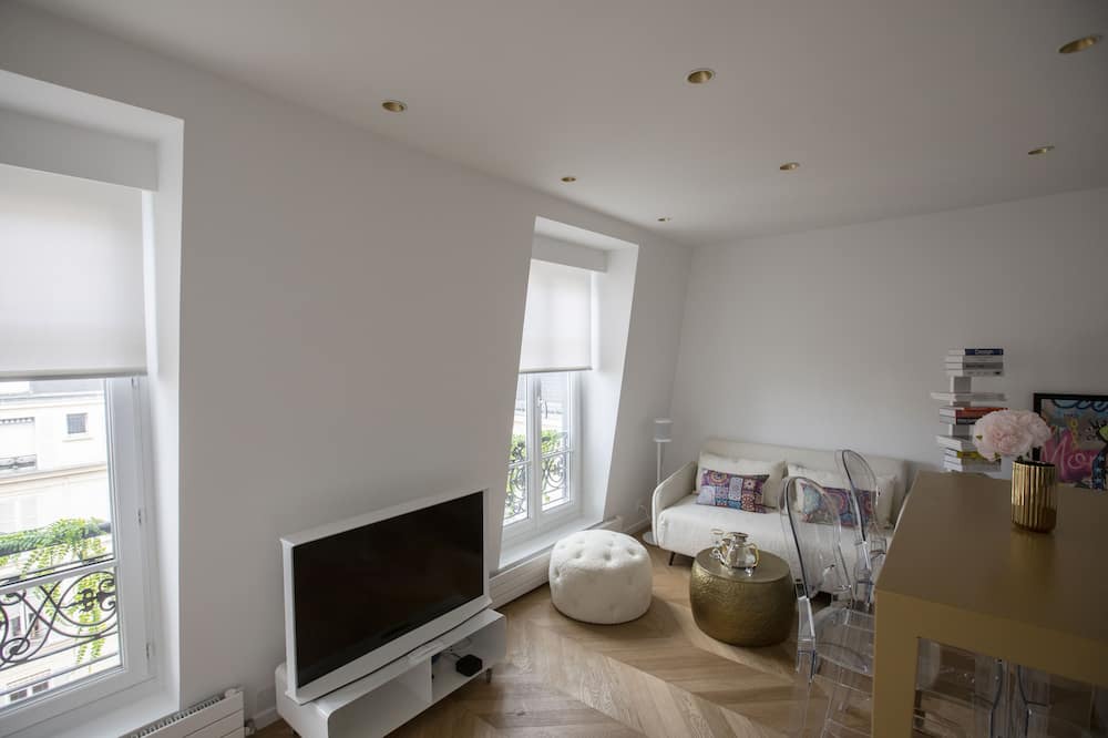 Photo of Livingroom in Quartier de la Plaine-de-Monceaux