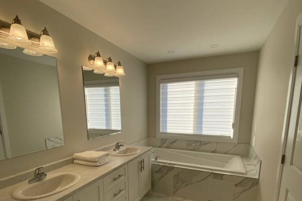 Photo of Bathroom in Carleton Place
