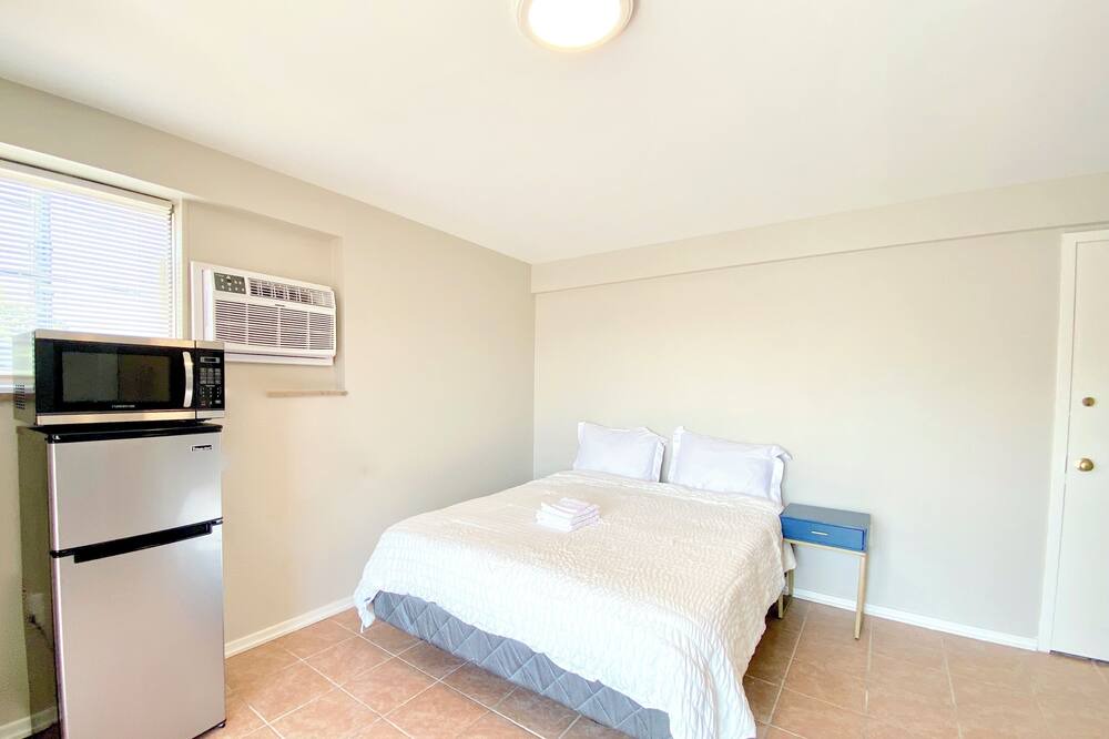 Photo of Bedroom in Lawrence