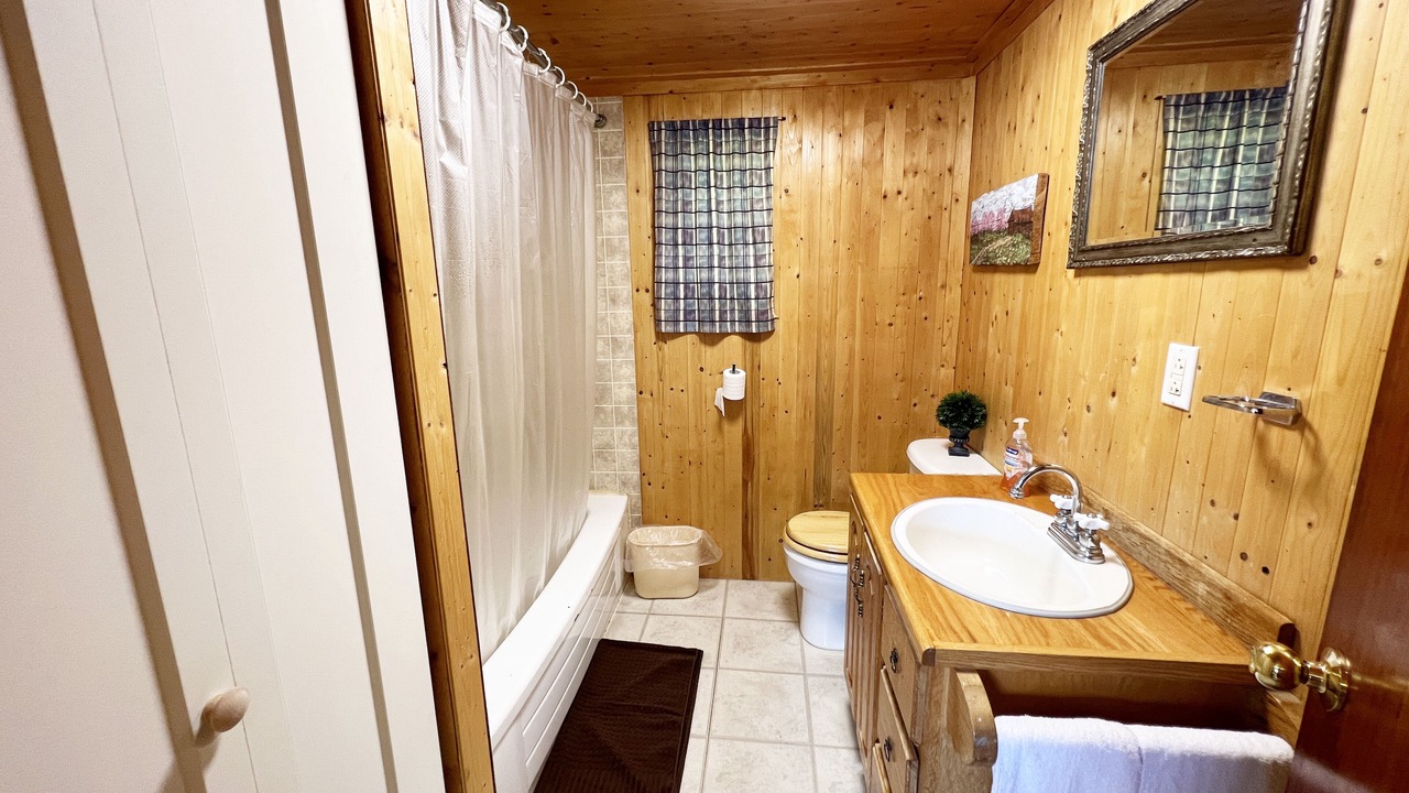 Photo of Bathroom in Benny