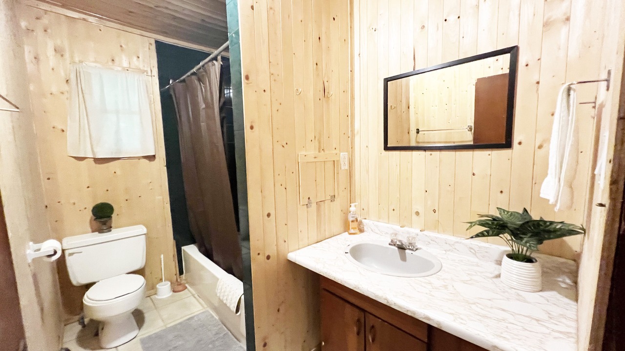 Photo of Bathroom in Benny