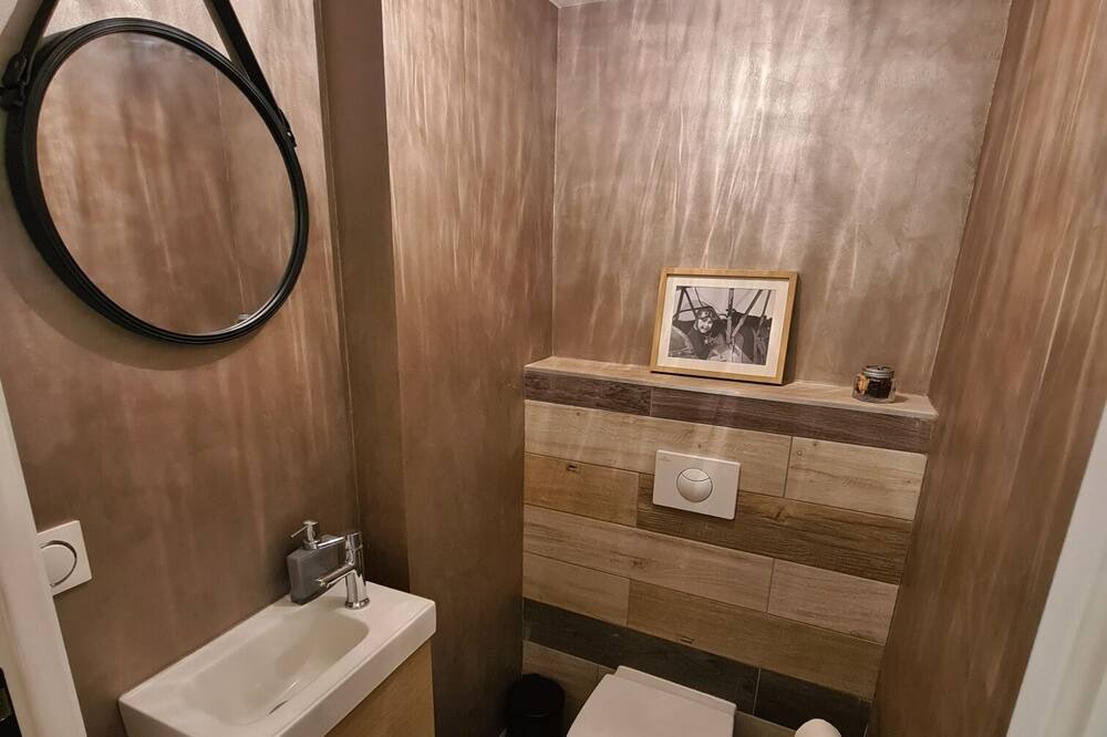 Photo of Bathroom in Presilly