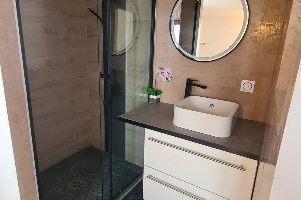 Photo of Bathroom in Presilly