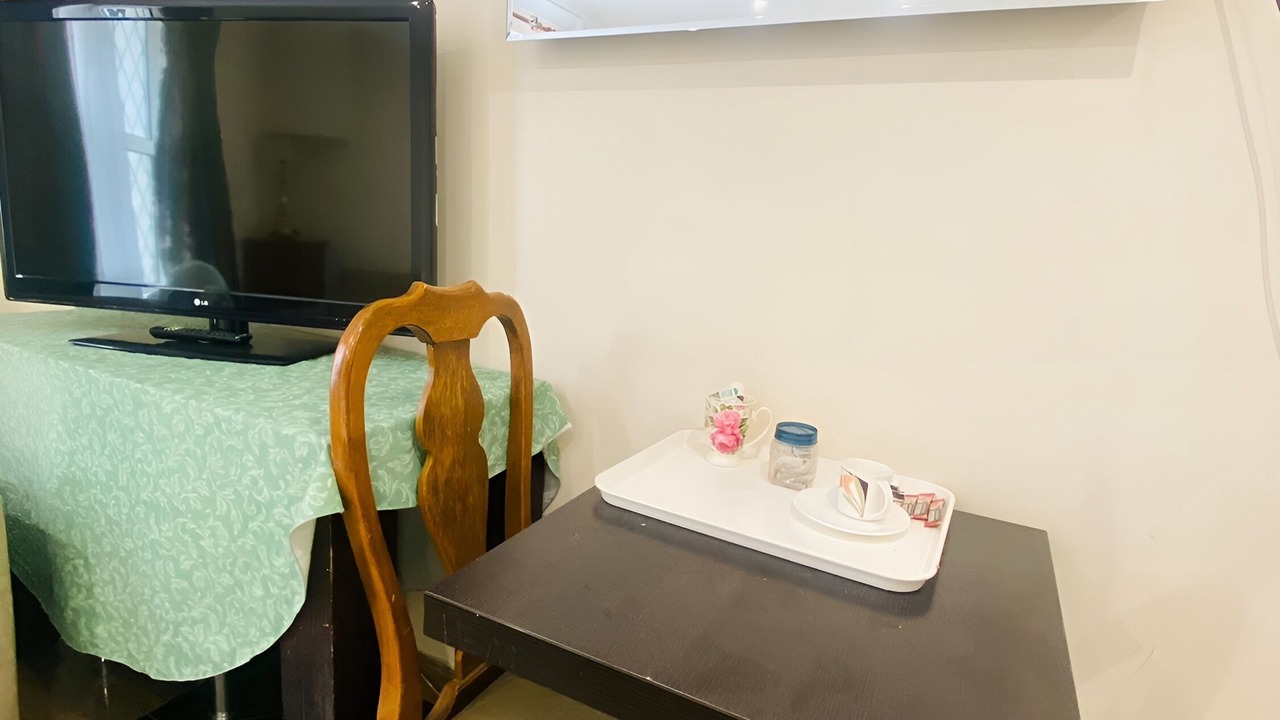 Photo of Bedroom in Ealing Common