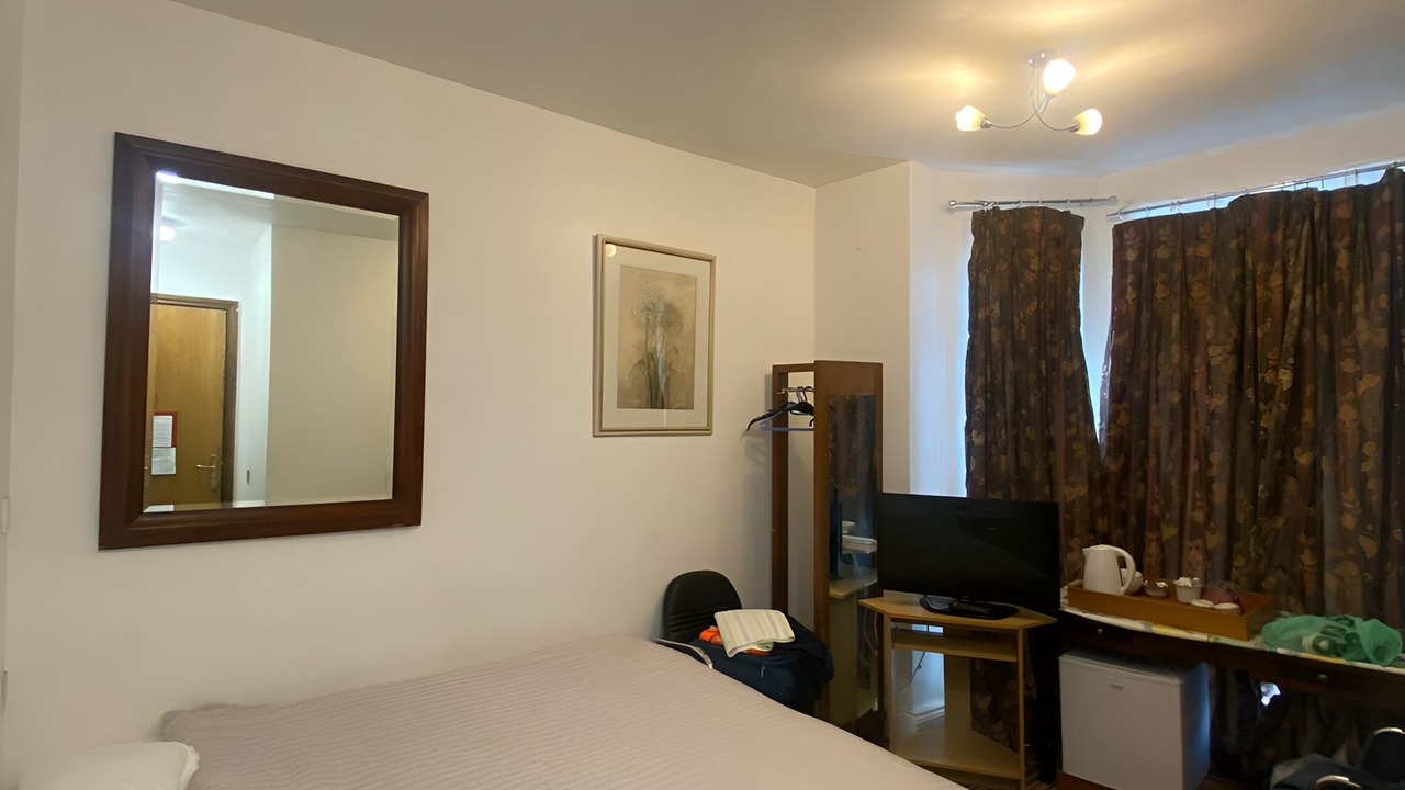 Photo of Bedroom in Ealing Common