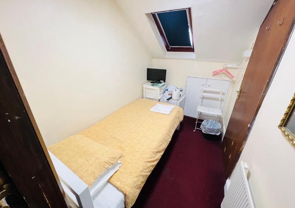 Photo of Bedroom in Ealing Common