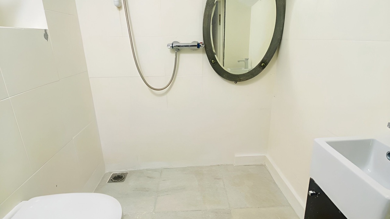 Photo of Bathroom in Ealing Common