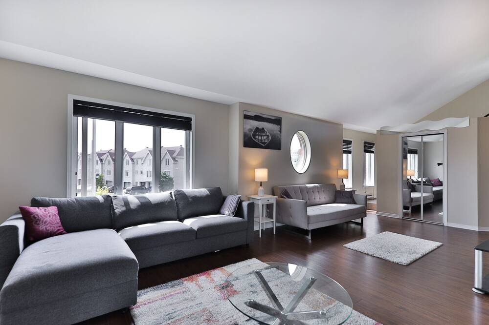 Photo of Livingroom in Brossard